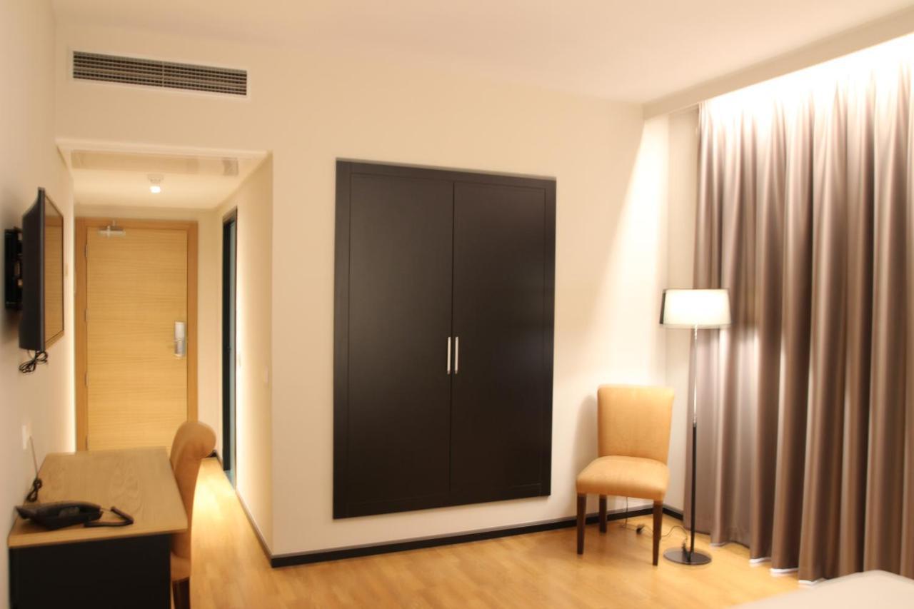 Hotel Alcantara Caceres Exterior photo