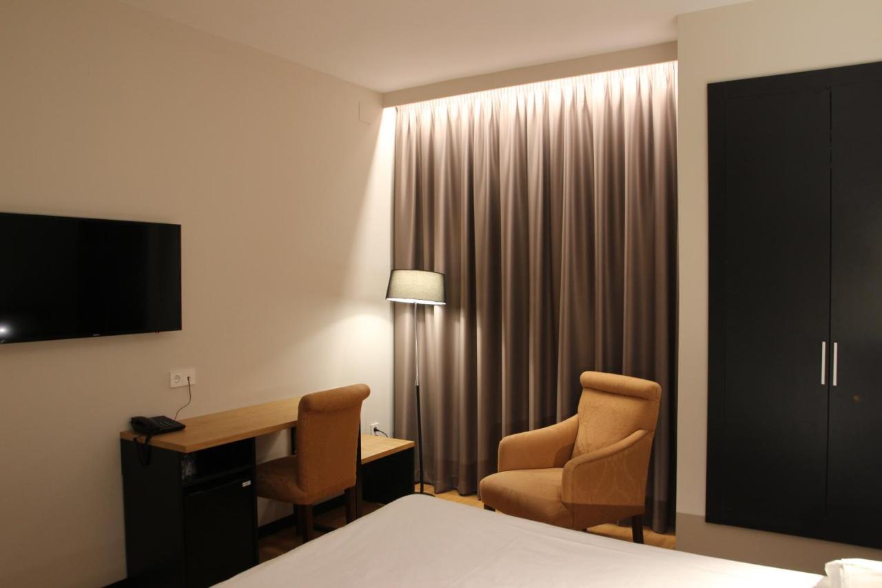 Hotel Alcantara Caceres Exterior photo