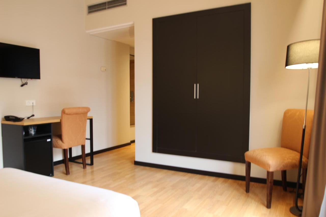 Hotel Alcantara Caceres Exterior photo