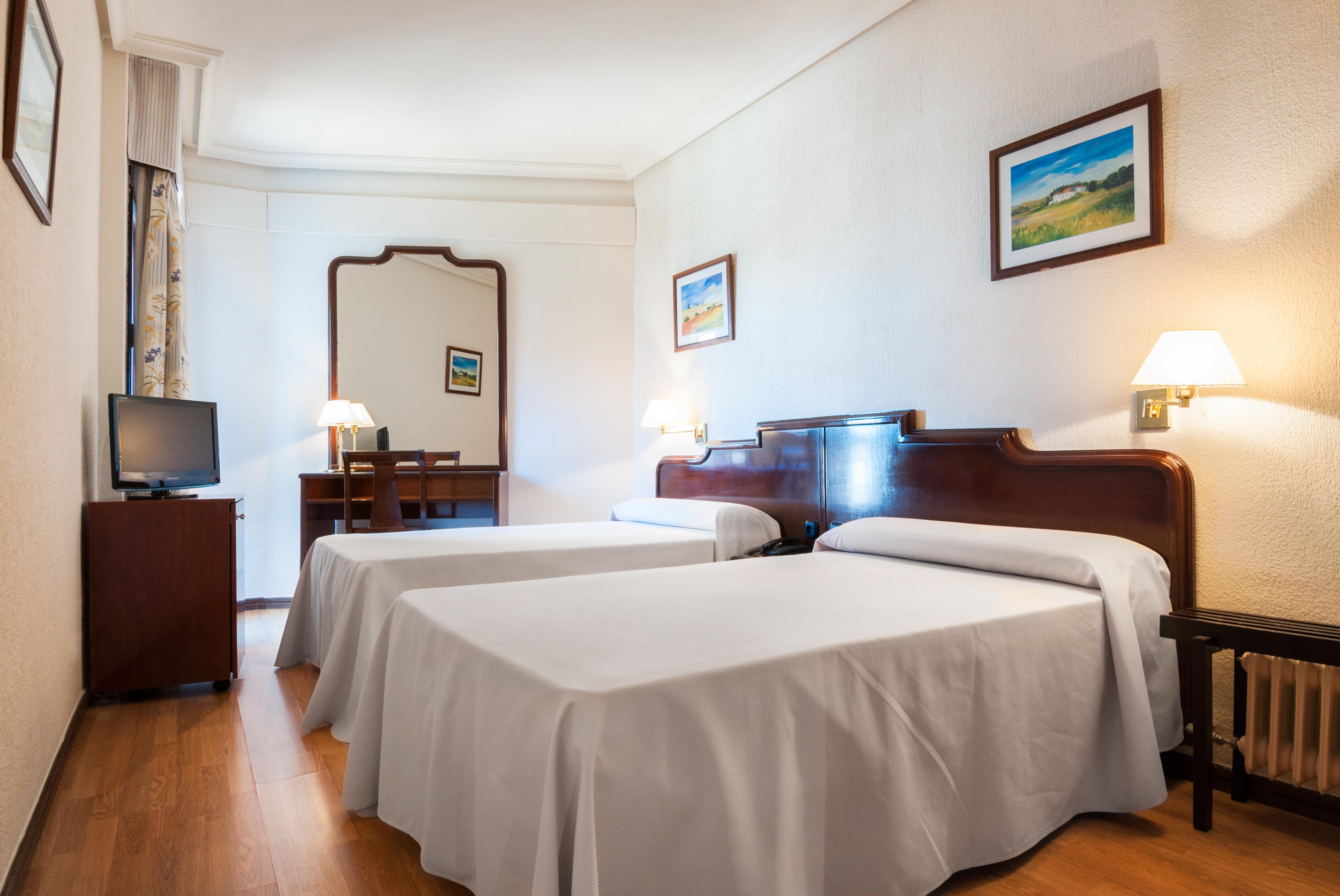 Hotel Alcantara Caceres Exterior photo