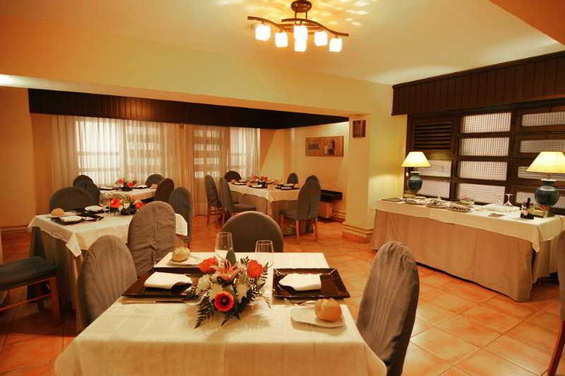 Hotel Alcantara Caceres Exterior photo